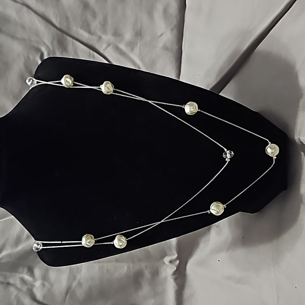 Silver Necklace with Pearls and‎ clear beads.